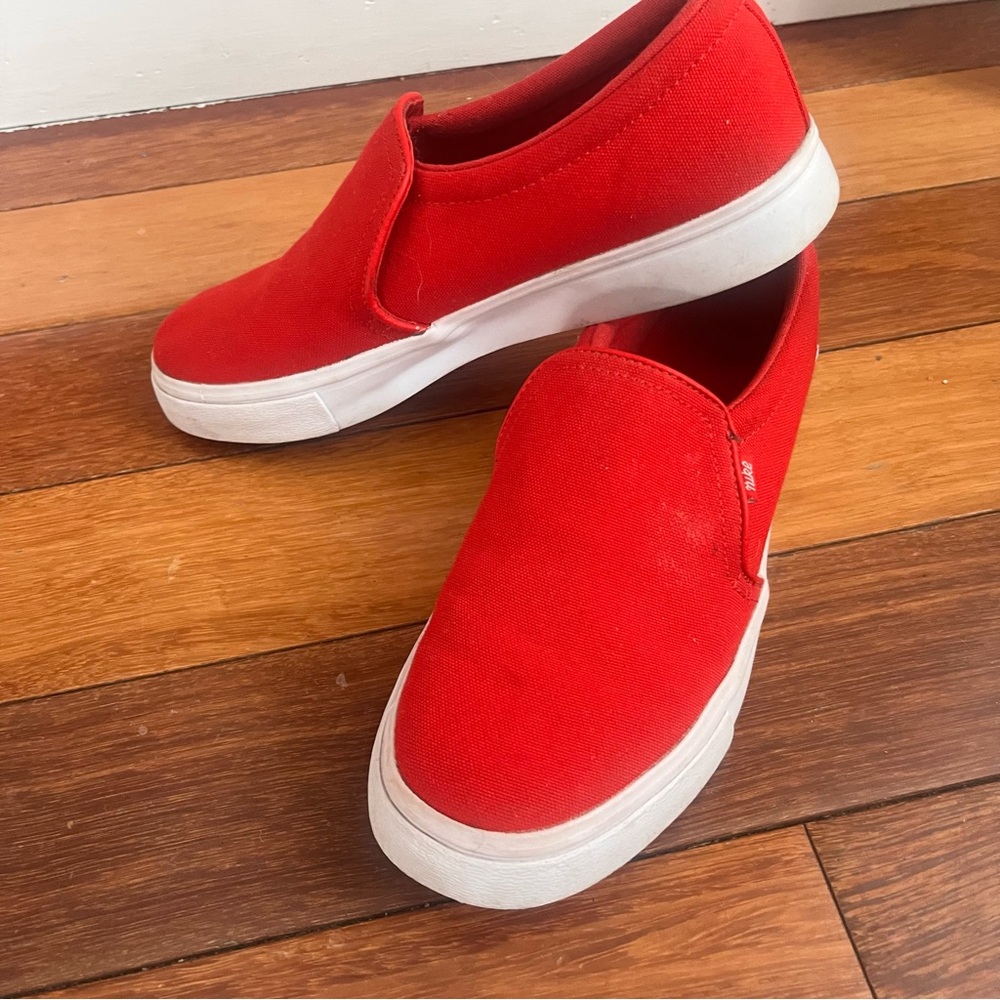 Nike Court Royale AC Slip-On Shoes in University Red Size 7.5 - Picture 3 of 10